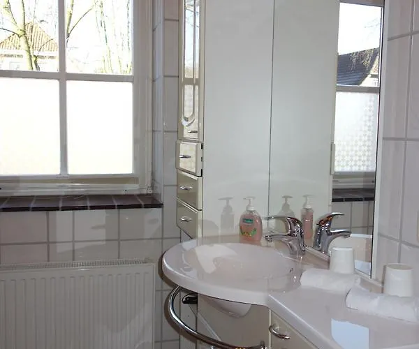 Schumacher's - Buecherhotel Friedeburg